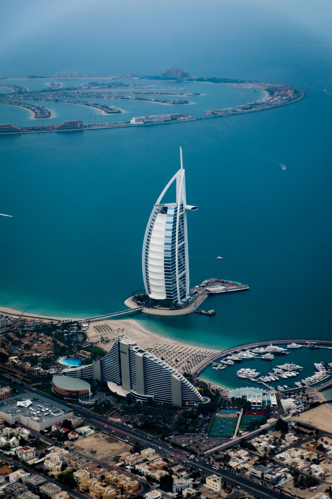 How to get a job in Dubai as a fresher?